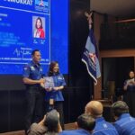 AHY Serahkan KTA Demokrat ke 48 Kader Baru, Termasuk Motivator Merry Riana