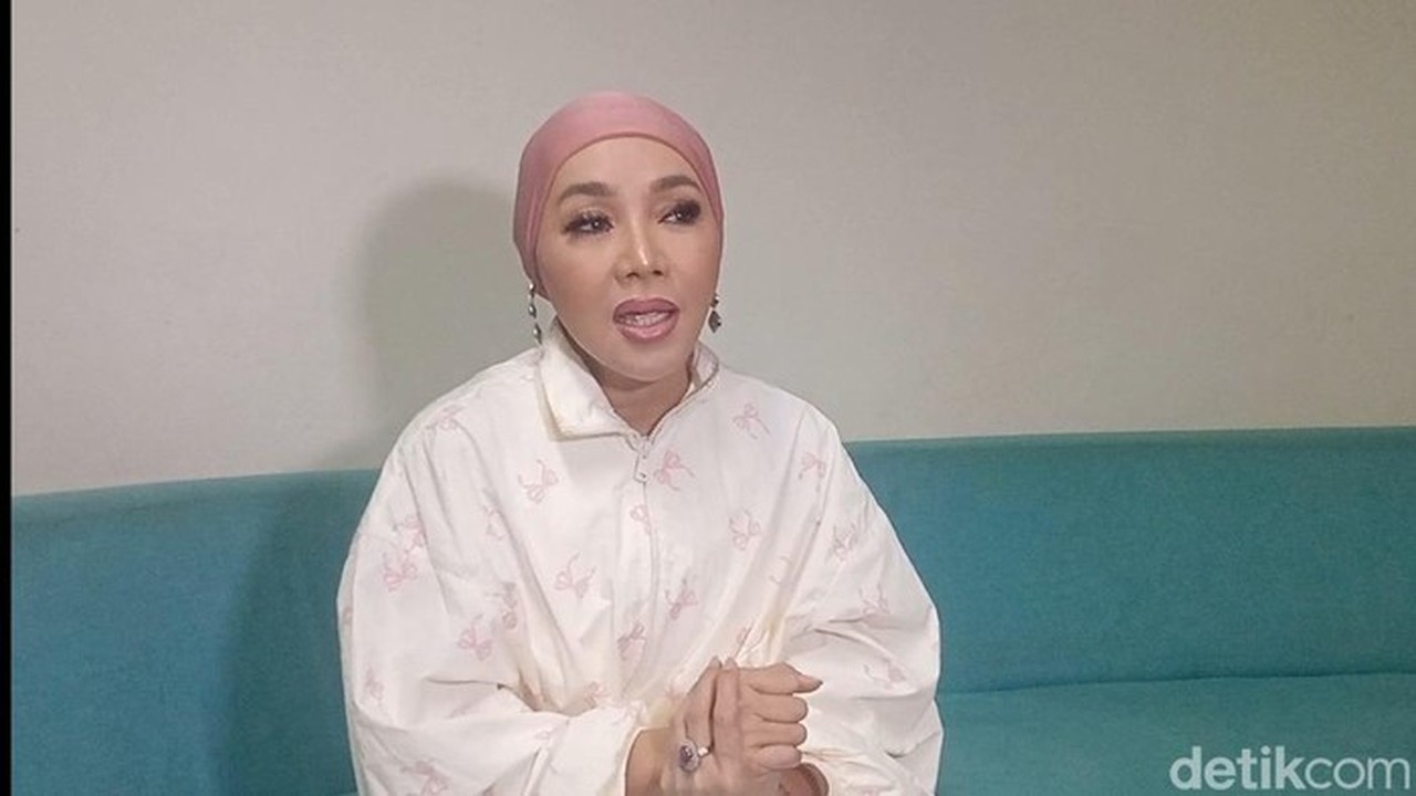 Dewi Gita Ungkap Alasan Beli Mikrofon Ratusan Juta Demi Kesehatan dan Kenyamanan Bernyanyi
