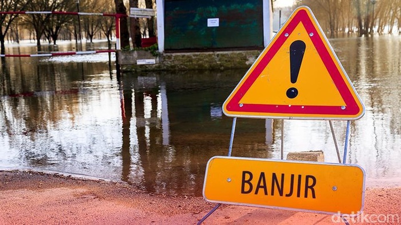 Banjir Jakarta Pagi Ini: 9 RT dan 1 Ruas Jalan Terendam Akibat Luapan Kali