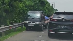 Pikap Nekat Melawan Arah di Rest Area Tol Jagorawi, Polisi Lakukan Penelusuran