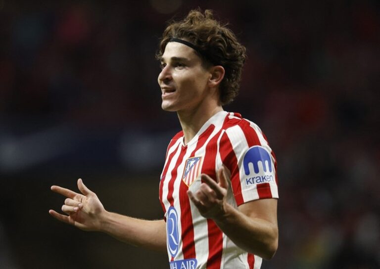 Barcelona Dikabarkan Incar Julian Alvarez, Agen Tegaskan Belum Ada Kontak