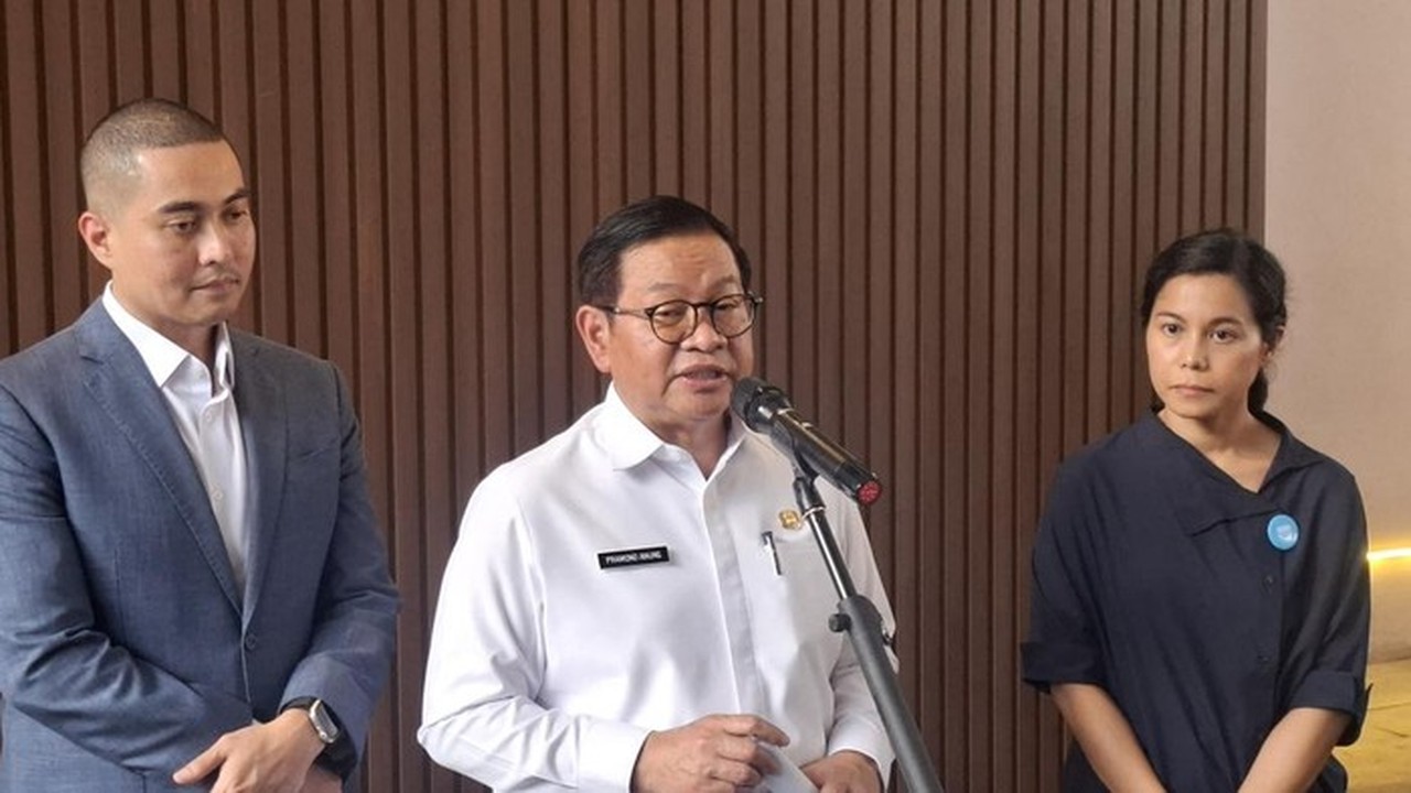 Pramono Anung Targetkan Pengadaan Truk Sampah Listrik Bebas Tetesan Lindi di 2026