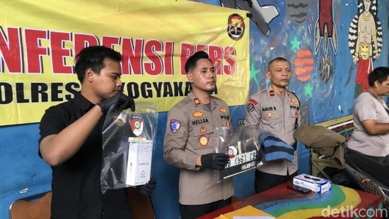 Mahasiswi di Yogyakarta Berani Kejar dan Tabrak Jambret HP Hingga Jatuh
