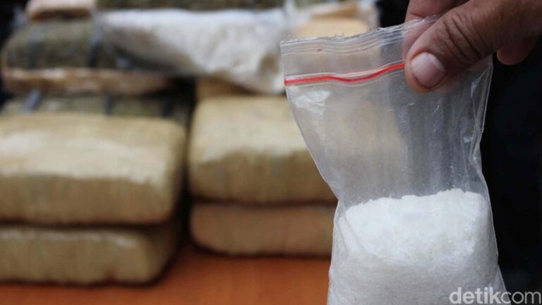 Bareskrim Polri Ungkap Jaringan Narkoba Malaysia-RI, Sita 14 Kg Sabu dan Jerat 3 Tersangka