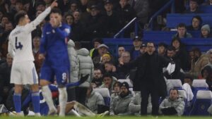 Chelsea Ditahan Imbang Leeds, Liam Rosenior Soroti Masalah Fokus Pemain