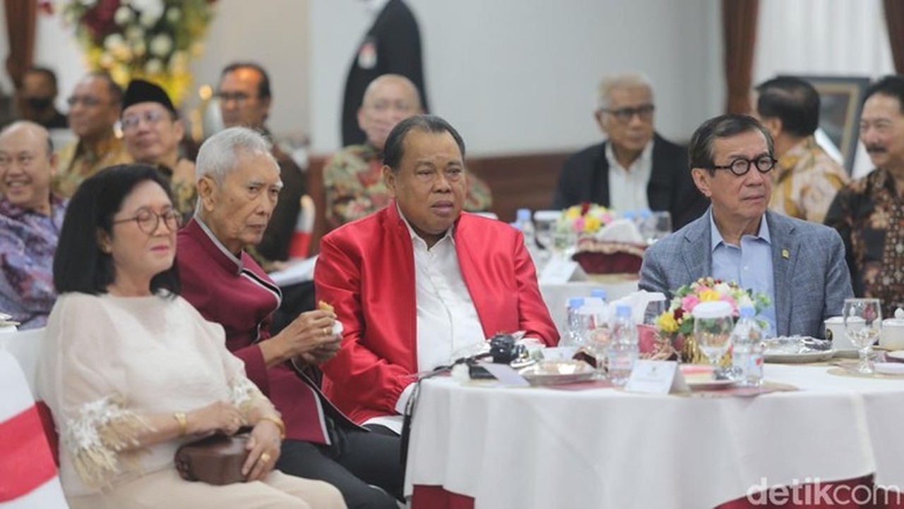 Hakim MK Arief Hidayat Lontarkan Guyonan Soal Kekalahan Ganjar-Mahfud di Pilpres 2024