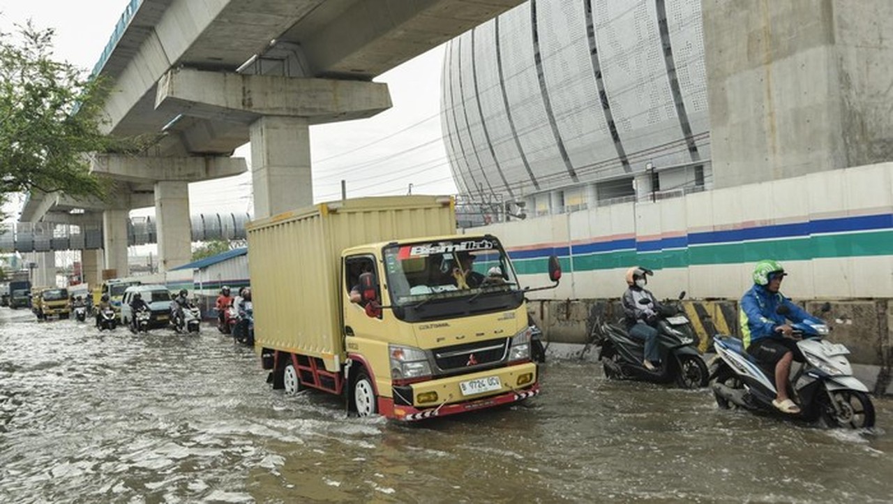 BPBD DKI Jakarta Peringatkan Potensi Banjir Pesisir di 12 Wilayah Ibu Kota pada 11-16 Februari