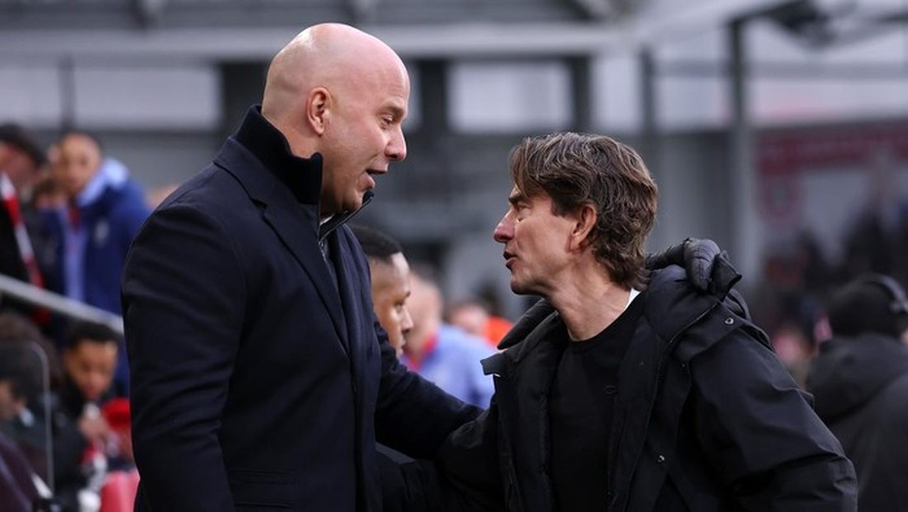 Arne Slot dan Thomas Frank Terancam Dipecat Lebih Dulu dari Bursa Manajer Liga Inggris