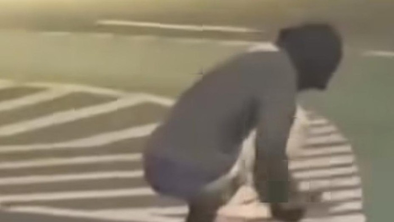 Sosok Bertopeng Misterius Bongkar ‘Mata Kucing’ di Underpass Cawang, Polisi Lakukan Pendalaman