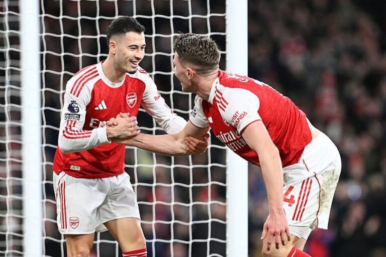 Pep Guardiola Pantau Arsenal, Manchester City Kejar Poin di Anfield