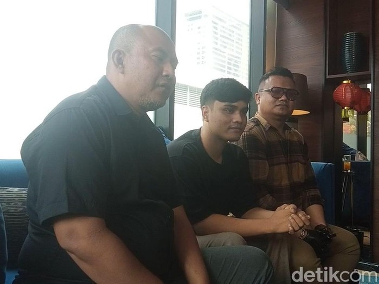 Ressa Rizky Canggung Panggil Denada ‘Ibu’, Akui Masih Bingung Usai Pengakuan Anak