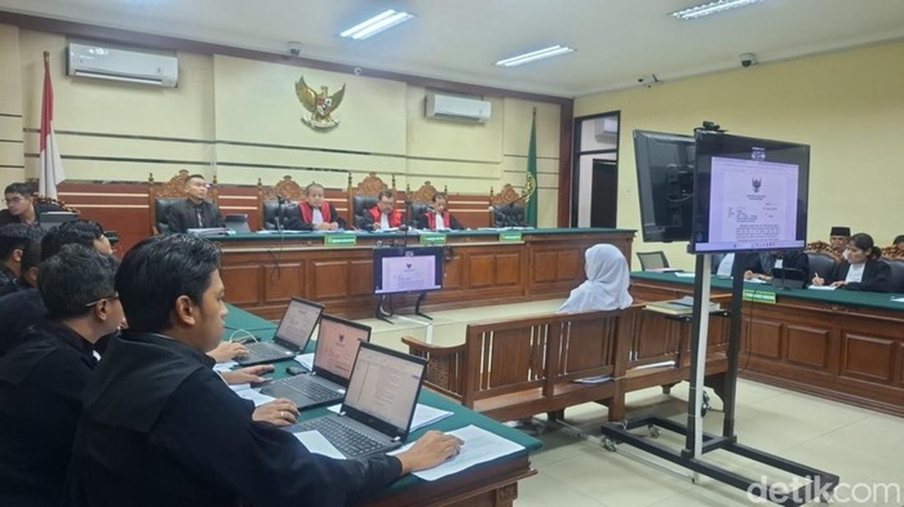 Khofifah Bantah Terima Fee Ijon Dana Hibah Pokir DPRD Jatim Berdasarkan BAP Almarhum Kusnadi