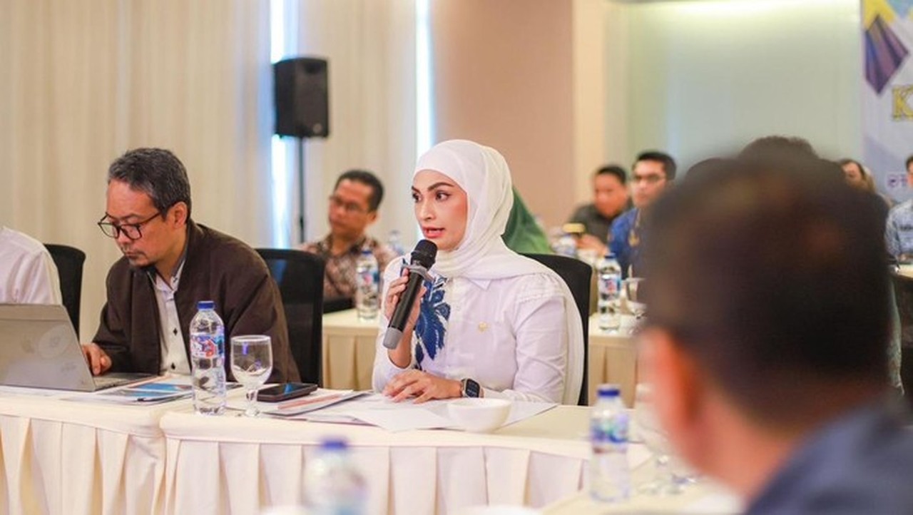 Putri Zulkifli Hasan Dorong Hilirisasi Nikel untuk Industri Baterai Kendaraan Listrik RI