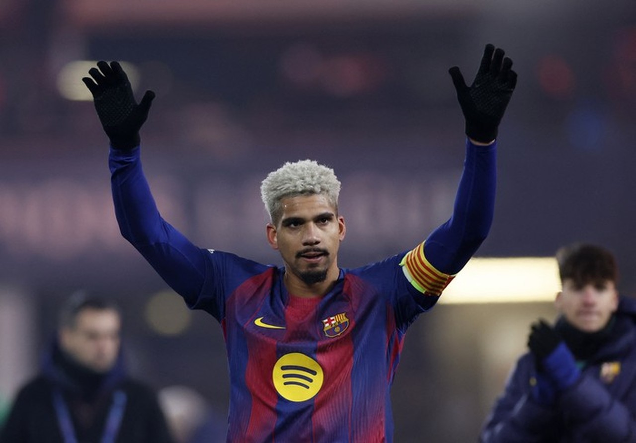 Barcelona dan Real Madrid Bersaing Ketat, Araujo: Liga Spanyol Akan Sengit Hingga Akhir