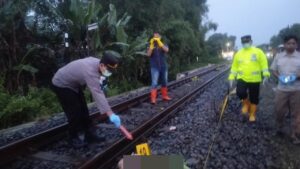 Pemuda di Madiun Tewas Tertabrak Kereta Usai Hadiri Pemakaman Ibunya