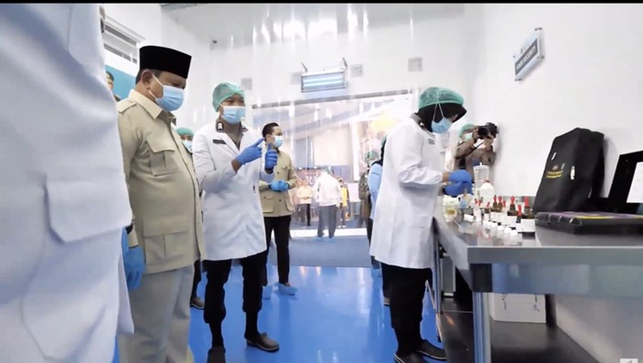 Prabowo Tinjau Langsung Food Safety SPPG Polri, Cek Alat Modern Pengelola Limbah Dapur