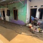 Banjir Babakan Madang Bogor Surut, Warga Bersihkan Sisa Lumpur dan Pemkab Lakukan Normalisasi