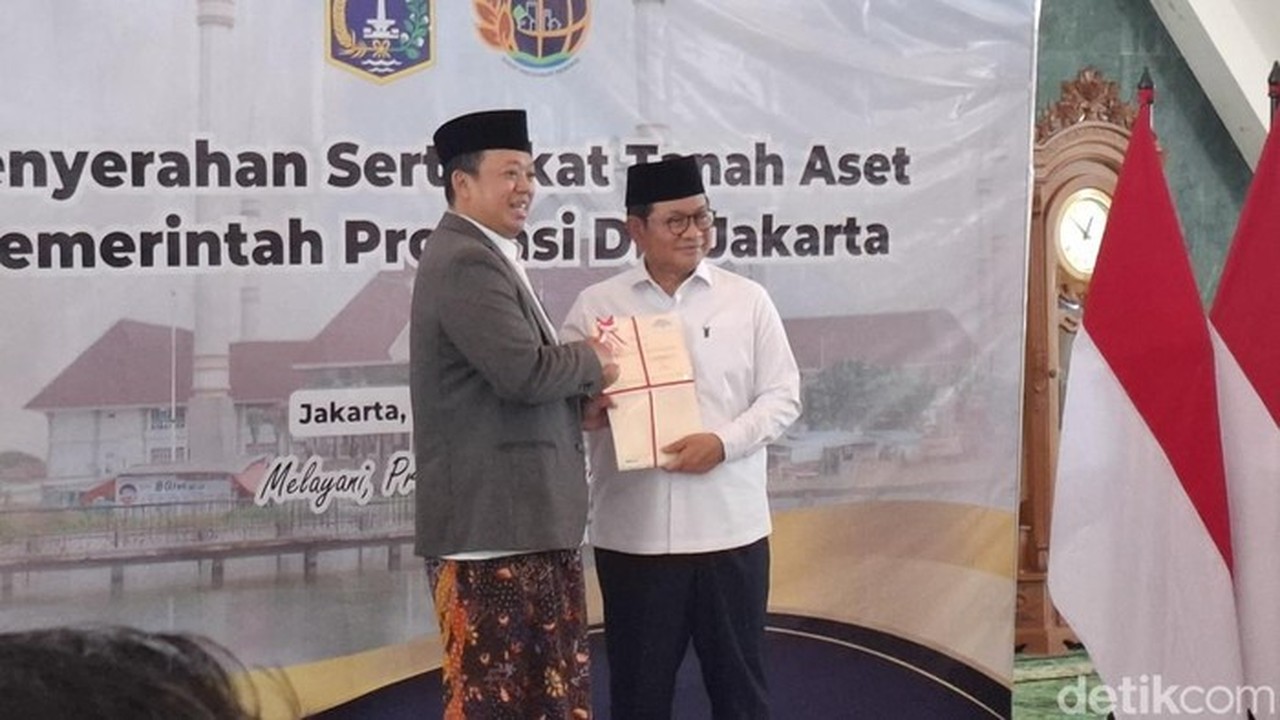 Menteri ATR/BPN Serahkan 3.922 Sertifikat Aset DKI Rp 102 T, Pecahkan Rekor MURI