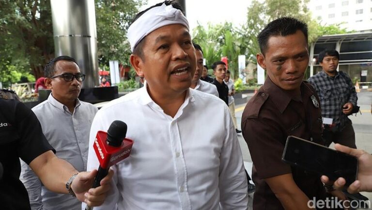 Gubernur Jabar Siap Tindak Lanjuti Arahan Prabowo soal Sampah, Spanduk, dan Genteng