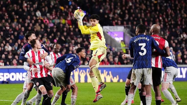 David Raya Tak Khawatir Jarak Poin Arsenal dengan Man City Menyempit