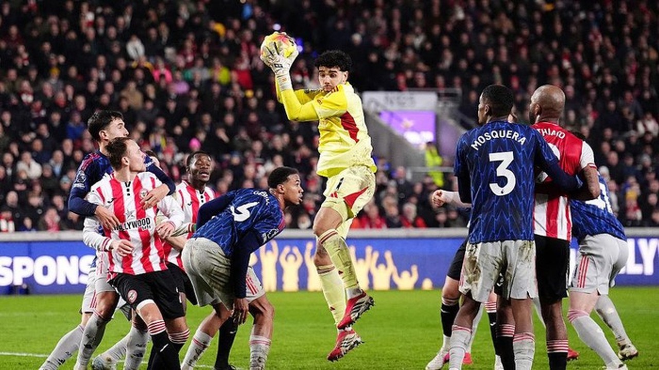 David Raya Tak Khawatir Jarak Poin Arsenal dengan Man City Menyempit