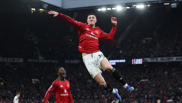 Benjamin Sesko Cetak Gol Kemenangan Dramatis, Man United Taklukkan Fulham 3-2 di Old Trafford Benjamin Sesko Cetak Gol Kemenangan Dramatis, Man United Taklukkan Fulham 3-2 di Old Trafford