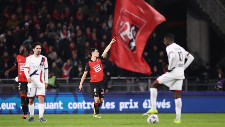 Rennes Permalukan PSG 3-1, Perebutan Puncak Klasemen Ligue 1 Makin Sengit Rennes Permalukan PSG 3-1, Perebutan Puncak Klasemen Ligue 1 Makin Sengit