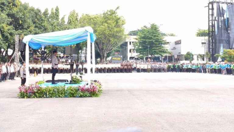 Polda Metro Jaya Gelar Apel Siaga Kamtibmas Bersama Ojol dan Buruh Sambut Ramadan