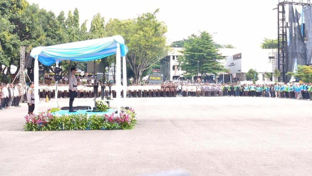 Polda Metro Jaya Gelar Apel Siaga Kamtibmas Bersama Ojol dan Buruh Sambut Ramadan