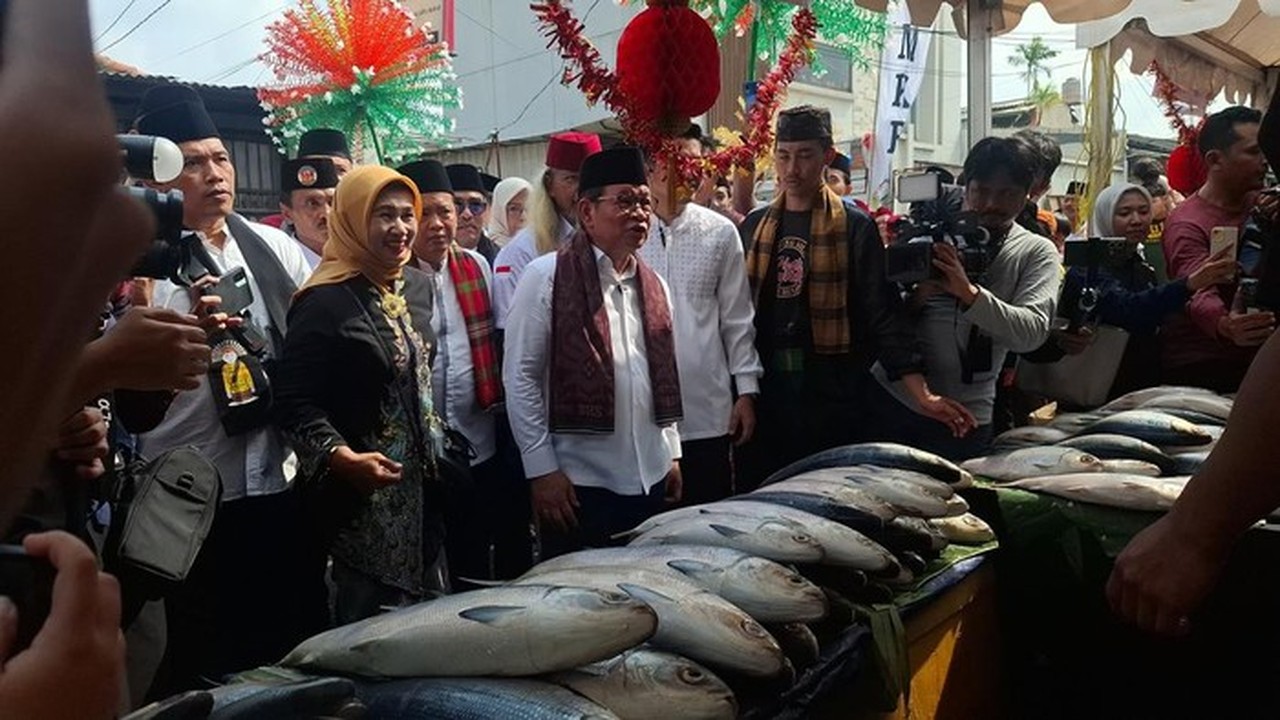 Pramono Anung Borong Bandeng Jumbo 14 Kg di Rawa Belong, Dukung UMKM Lokal Pramono Anung Borong Bandeng Jumbo 14 Kg di Rawa Belong, Dukung UMKM Lokal