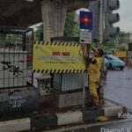 Waspada Jalan Berlubang, Pemprov DKI Pasang Spanduk Peringatan di Lima Wilayah Kota
