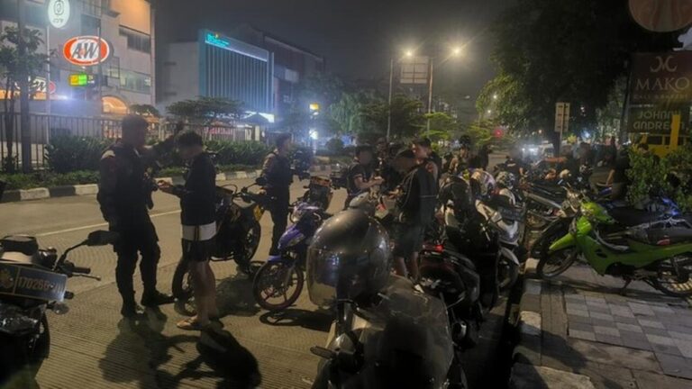 Brimob Polda Metro dan Polres Jaktim Gagalkan Balap Liar di Rawamangun