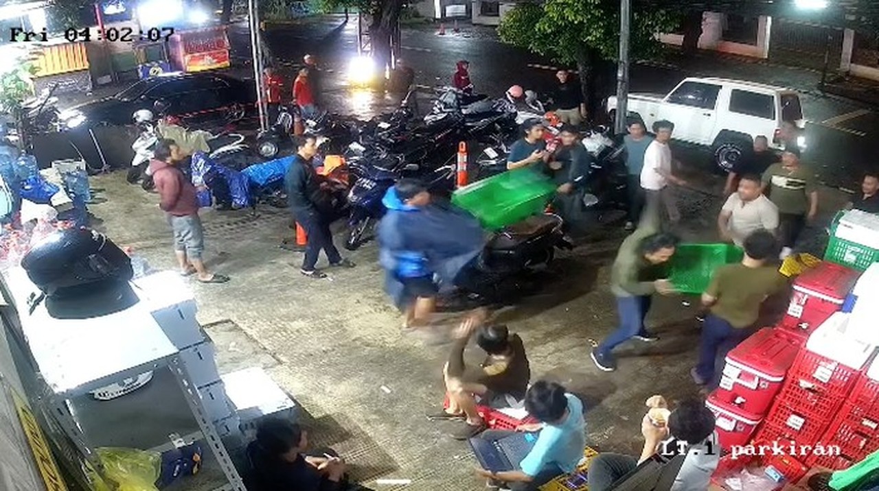 Gerombolan OTK Serang Karyawan Ritel di Jaksel, Dipicu Tabrak Lari Sepeda Motor