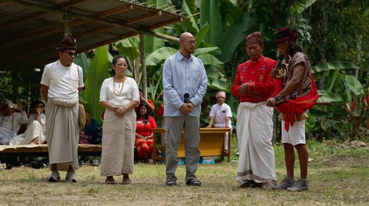 Polemik Candaan Pandji Pragiwaksono soal Budaya Toraja Berakhir dengan Sanksi Adat Polemik Candaan Pandji Pragiwaksono soal Budaya Toraja Berakhir dengan Sanksi Adat