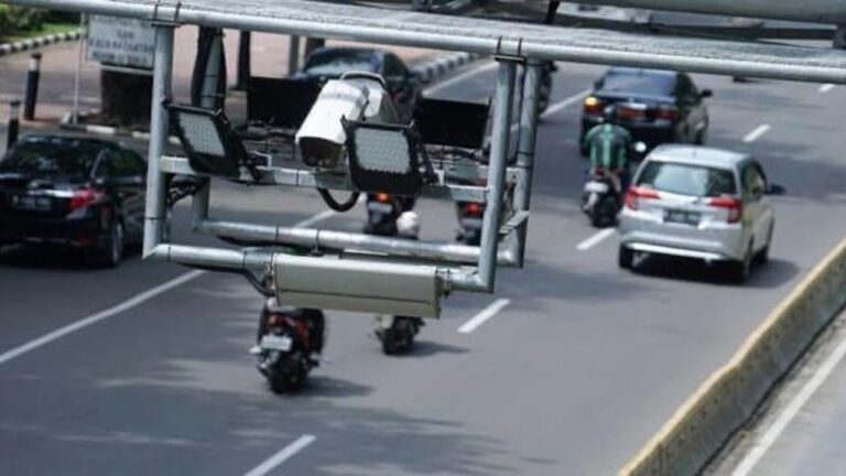Korlantas Polri Tingkatkan Pengawasan Kecepatan di Tol DIY dengan Optimalisasi ETLE Speed Camera Korlantas Polri Tingkatkan Pengawasan Kecepatan di Tol DIY dengan Optimalisasi ETLE Speed Camera