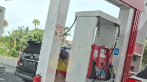 Mobil Dinas Tuban Diduga Ubah Pelat Merah Jadi Hitam untuk Isi Pertalite