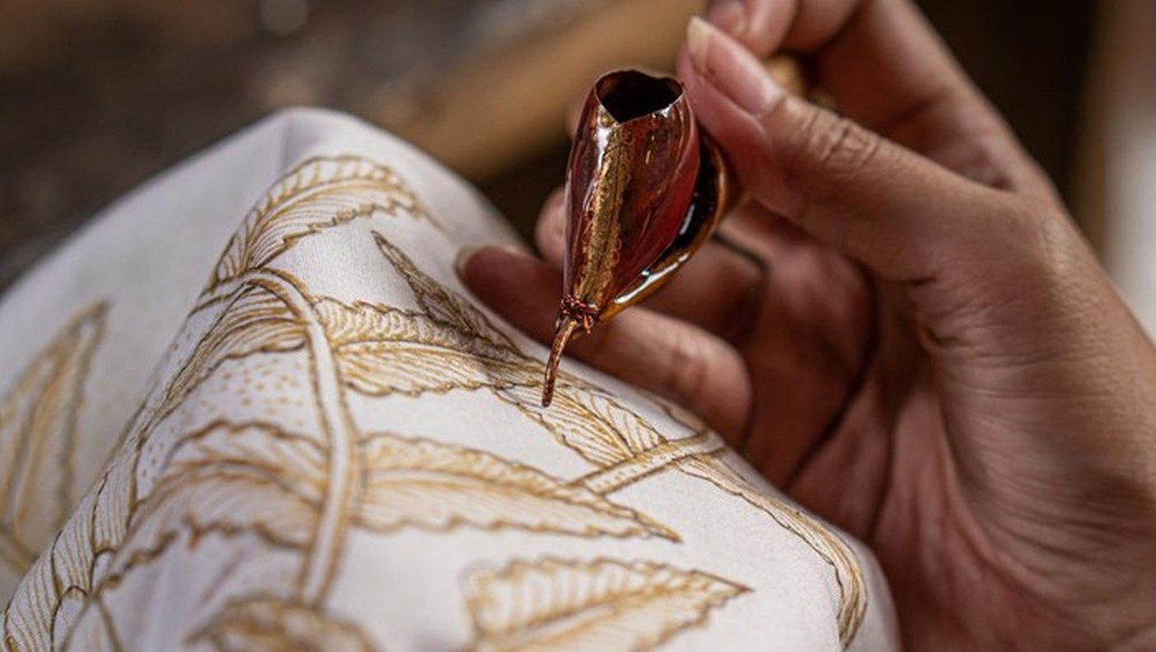 Koleksi Batik Tulis Rp 1,3 Miliar Dicuri di Pameran JCC, Tiga Pelaku Diringkus Polisi Koleksi Batik Tulis Rp 1,3 Miliar Dicuri di Pameran JCC, Tiga Pelaku Diringkus Polisi