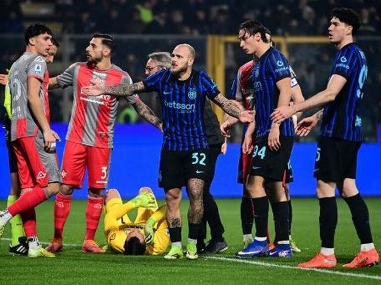 Emil Audero Terluka Akibat Flare Suporter Inter, Bos Nerazzurri Marotta Kecam Keras