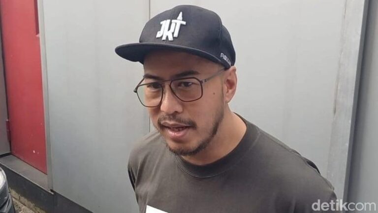 Komedian Pandji Pragiwaksono Penuhi Panggilan Bareskrim Terkait Laporan Ujaran SARA