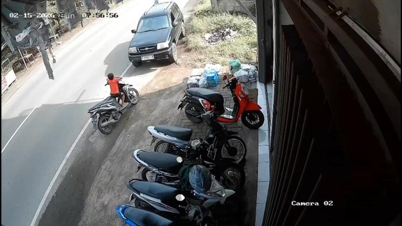 Bocah 7 Tahun di Pasuruan Tewas Mengenaskan Ditabrak Mobil Saat Duduk di Atas Motor