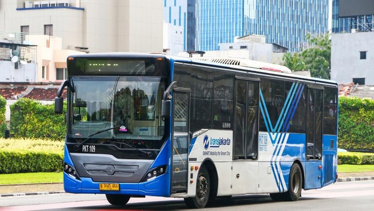 Foto: Ilustrasi Transjakarta (getty Images/darthart)