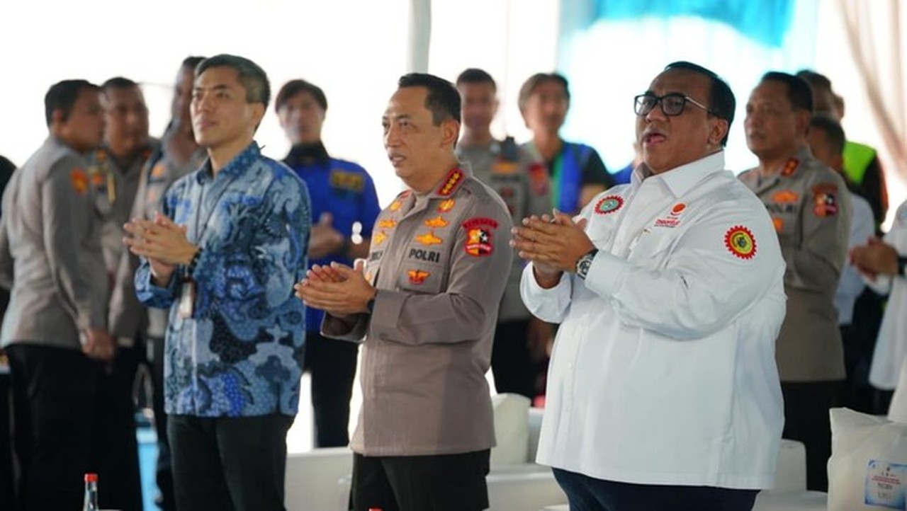 Kapolri Perintahkan Desk Ketenagakerjaan Polri Dampingi Buruh, Terutama Korban PHK Kapolri Perintahkan Desk Ketenagakerjaan Polri Dampingi Buruh, Terutama Korban PHK