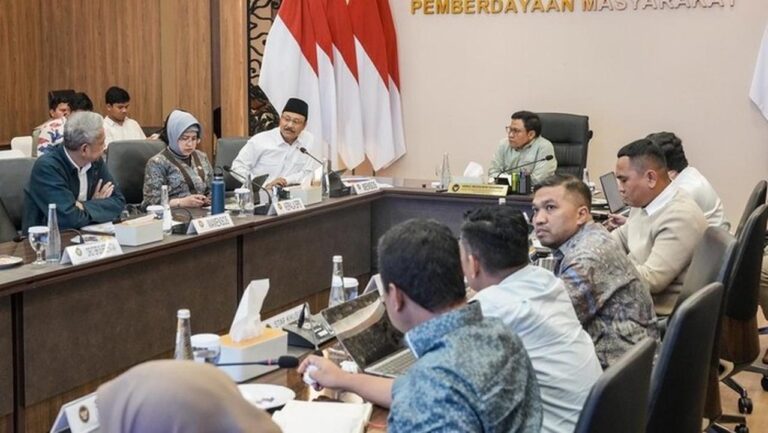 Tiga Menteri Bahas Akurasi Data Penerima Bantuan Iuran JKN