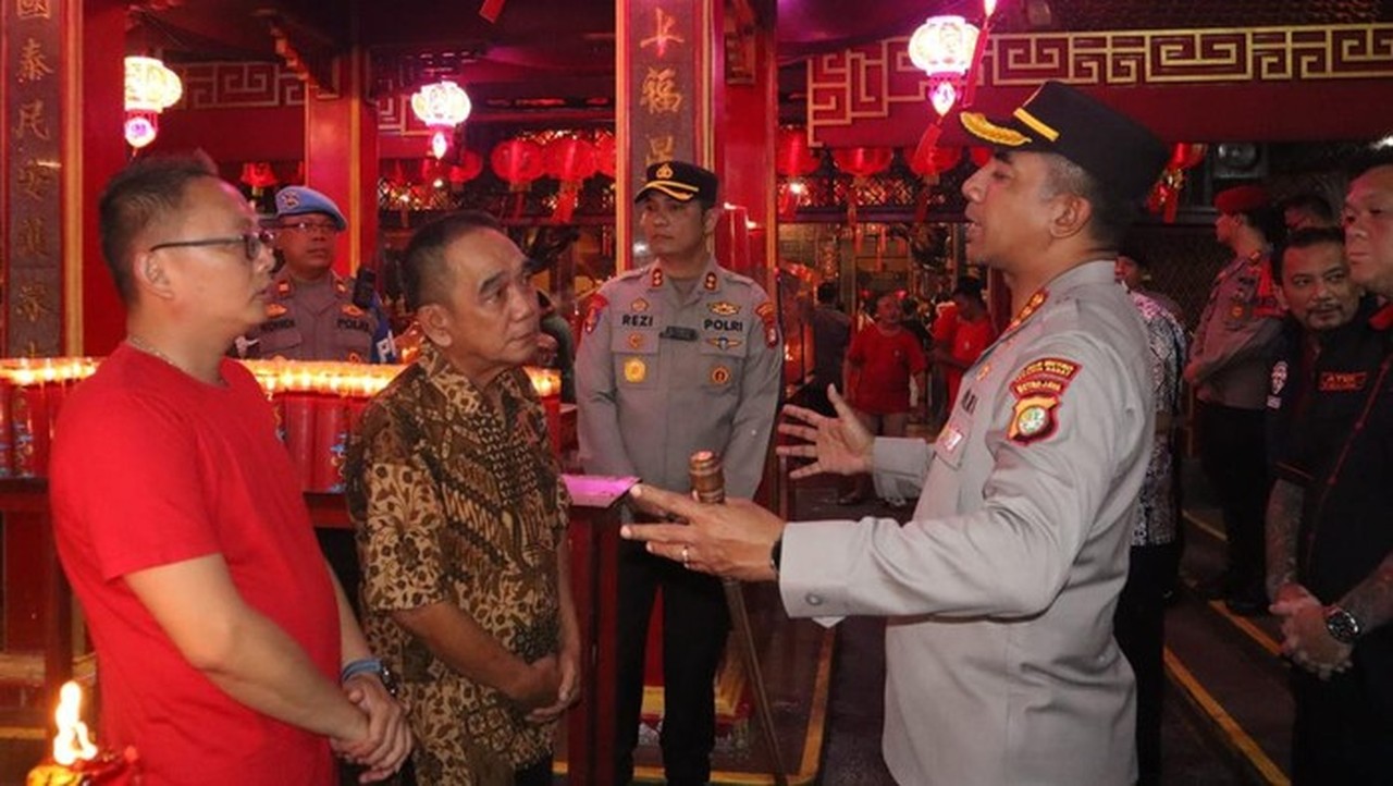 453 Personel Gabungan Amankan 42 Vihara di Jakarta Barat untuk Perayaan Imlek 2026 453 Personel Gabungan Amankan 42 Vihara di Jakarta Barat untuk Perayaan Imlek 2026
