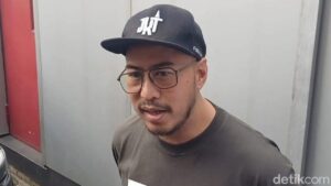 Pandji Pragiwaksono Akui Laporan Polisi Terkait Materi Stand-Up “Mens Rea”