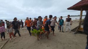 Pelajar Tangerang Ditemukan Tewas di Pantai Pandeglang Setelah Terseret Ombak
