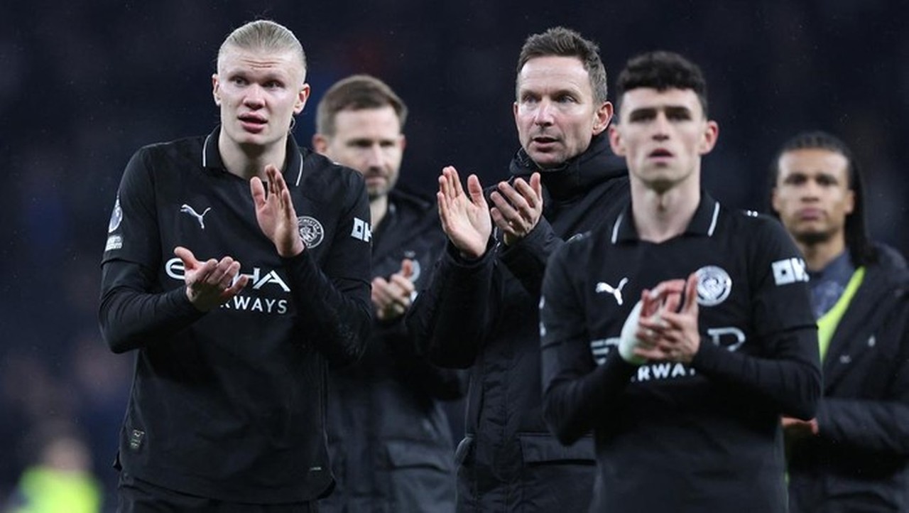 Manchester City Tertinggal 6 Poin dari Arsenal, Guardiola: Kami Tetap Berjuang di Liga Primer Manchester City Tertinggal 6 Poin dari Arsenal, Guardiola: Kami Tetap Berjuang di Liga Primer