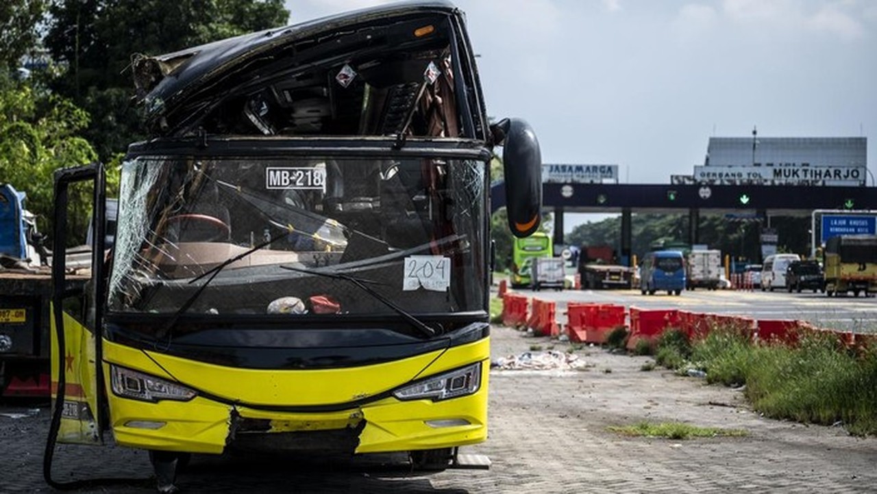 Bus Maut Krapyak: Polisi Tetapkan Dirut PT Cahaya Wisata Jadi Tersangka