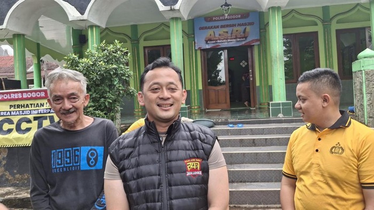 Jelang Ramadan, Kapolres Bogor Bagikan CCTV ke Masjid Antisipasi Kriminalitas