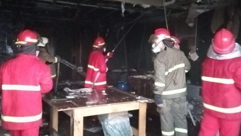 Kebakaran Unit Apartemen PIK Jakarta Utara, 10 Mobil Damkar Dikerahkan Padamkan Api Kebakaran Unit Apartemen PIK Jakarta Utara, 10 Mobil Damkar Dikerahkan Padamkan Api